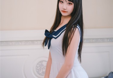 海角官网夜色独家：记录下海角社区登录后那句低语如何在暗夜中激起网友对禁忌情缘的热情